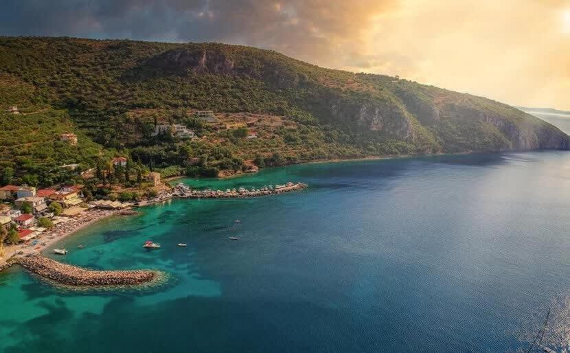 Kitries Summer Getaway - Eden Seaside Suite Kitriai Bagian luar foto