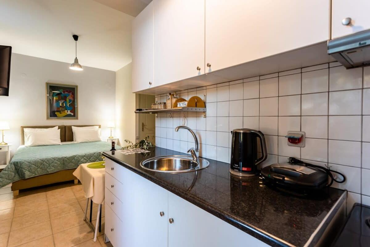 Kitries Summer Getaway - Eden Seaside Suite Kitriai Bagian luar foto