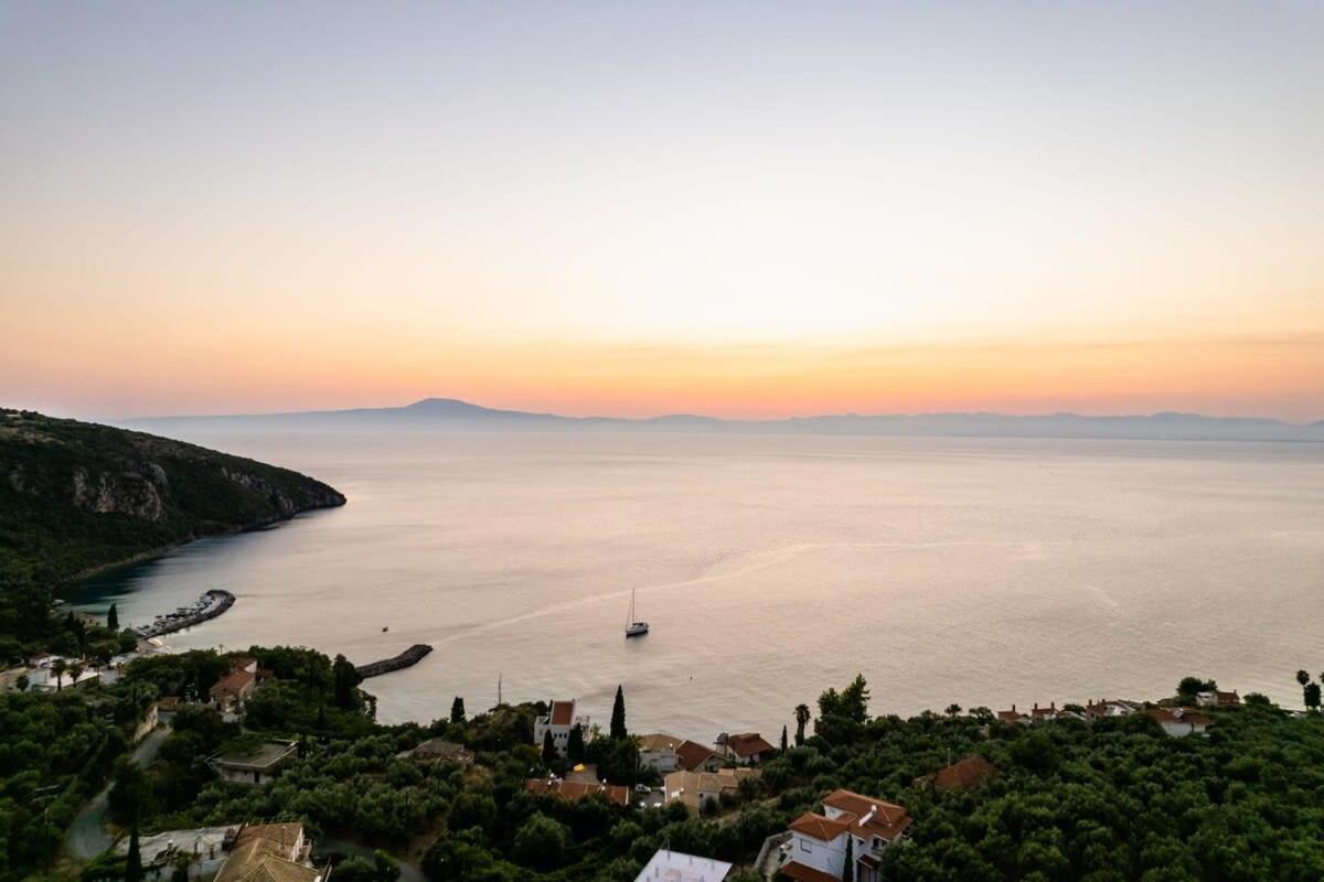 Kitries Summer Getaway - Eden Seaside Suite Kitriai Bagian luar foto