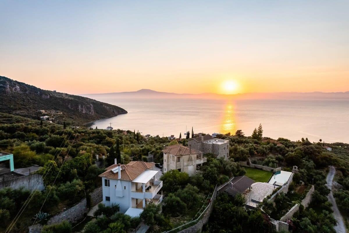Kitries Summer Getaway - Eden Seaside Suite Kitriai Bagian luar foto